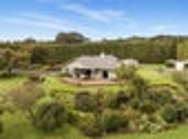 Private riverside living minutes to Katikati