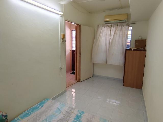 Private room for rent in Section 14, PJ convenience place