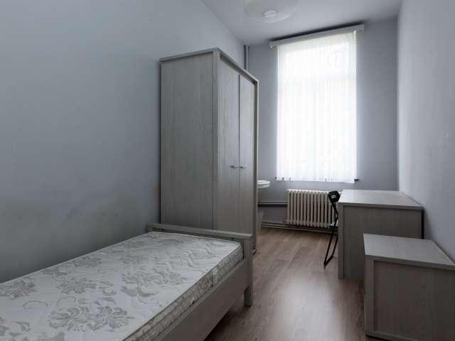 Private room in apartment in Saint Josse, Brussels