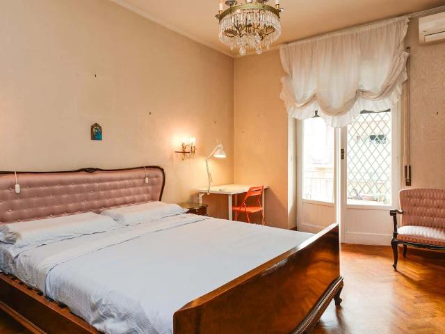 Private Room in Lungotevere Dante
