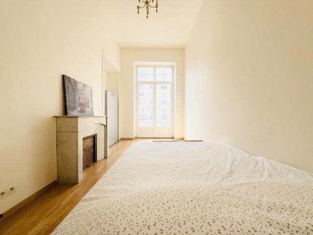 Private room in the heart of Paris Room #1