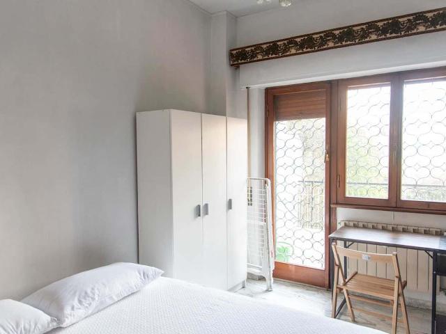 Private Room in Via dei Radiotelegrafisti