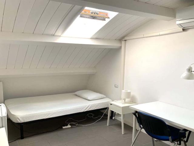 Private Room in Via di Carcaricola