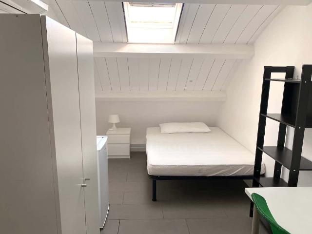 Private Room in Via di Carcaricola