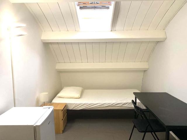 Private Room in Via di Carcaricola