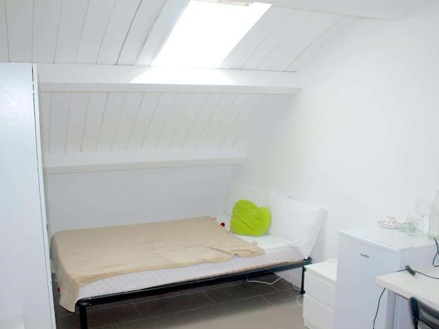 Private Room in Via di Carcaricola