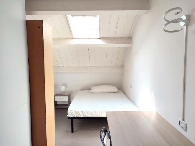 Private Room in Via di Carcaricola