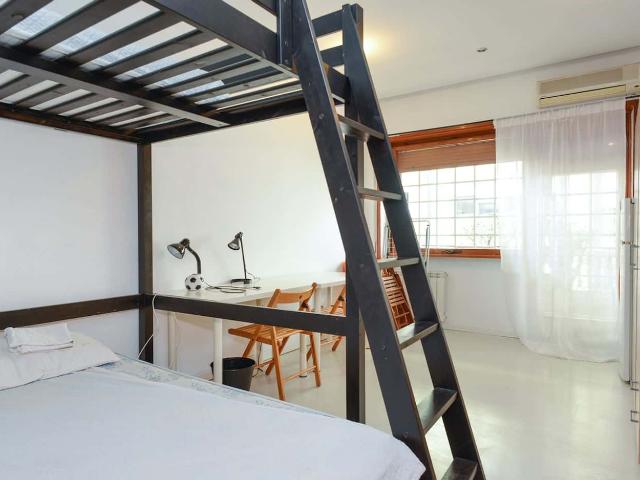 Private Room in Via Edoardo Jenner
