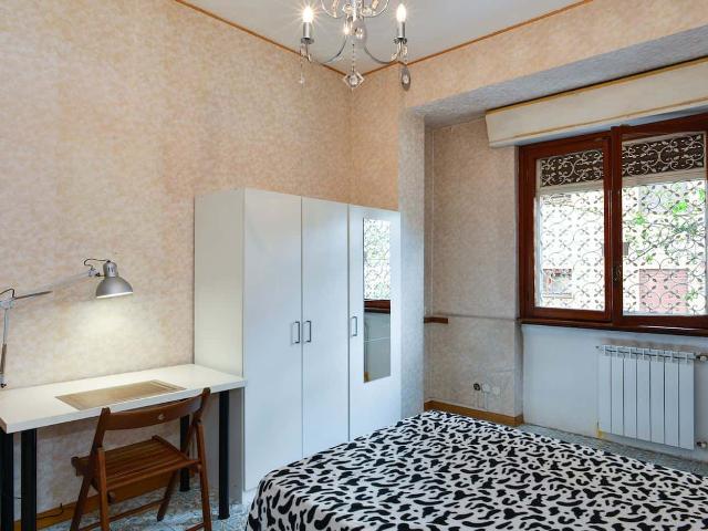 Private Room in Via Francesco Orestano