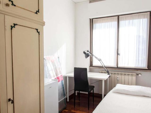 Private Room in Viale Cesare Pavese