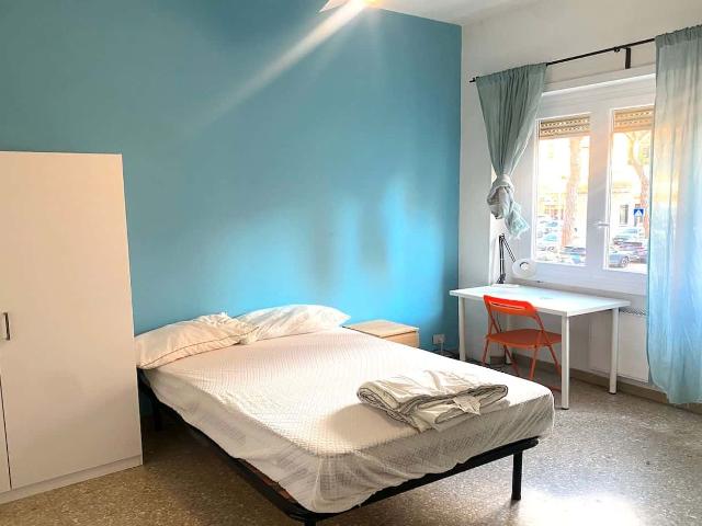 Private Room in Viale Tirreno