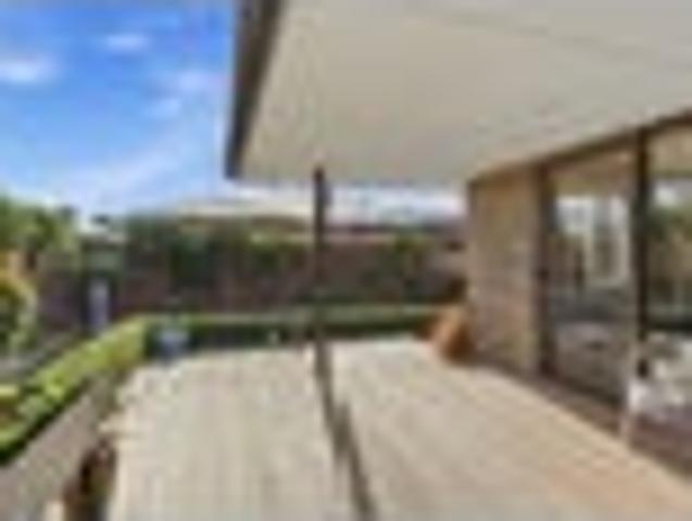 Private, Sunny, and Superbly Located!
