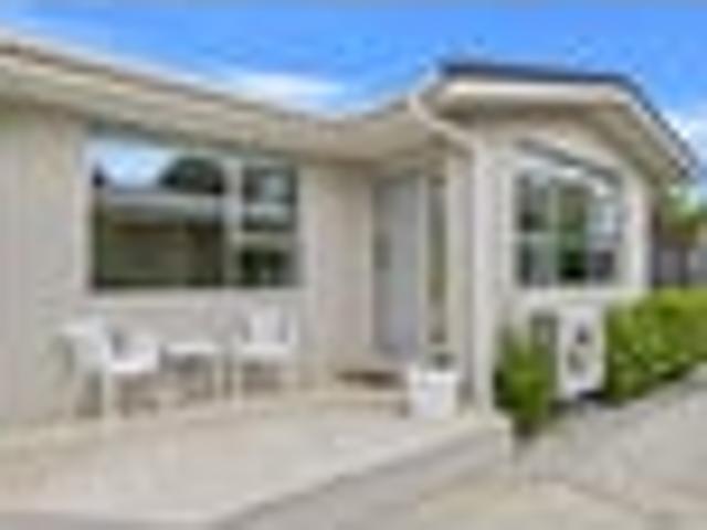 Private, Sunny Townhouse with Real Outdoor Space