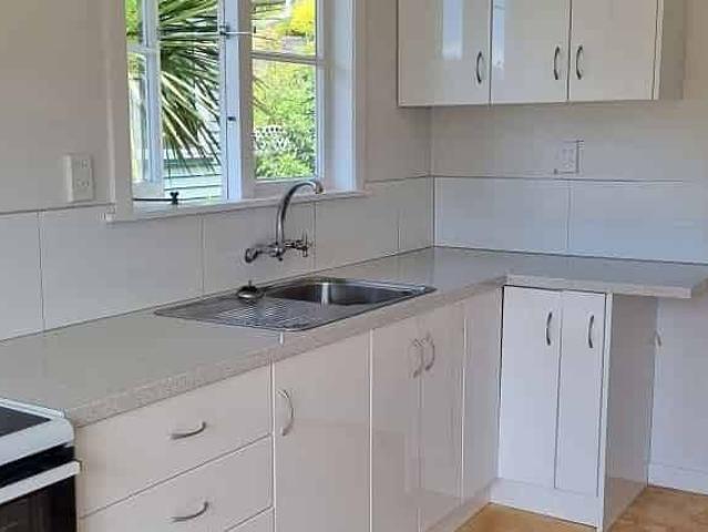 Private Sunny unfurnished flat