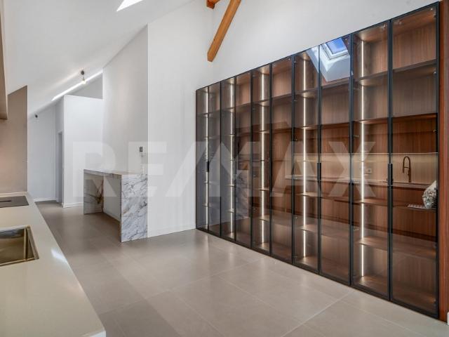 Privater Zugang per Aufzug  Oberes Stockwerk  4,5 Pence 135 m²  Garten 103 m² in Vallamand