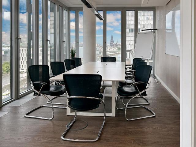 Privater Büroraum für 4 Person in Signature Kranhaus South