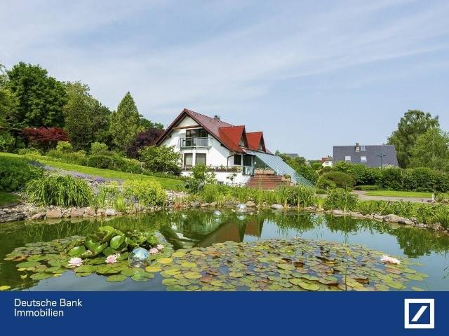 Privatoase am Hang: Schwimmbad, Sauna & mehr inklusive!