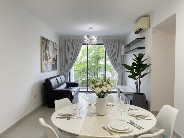 Prive Executive Condominium For Sale, $1,780,000, 3 Bed 3 Bath 1,098 sqft $1,621.00 psf