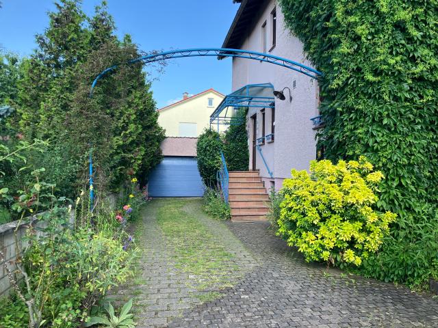 PRIVISIONSFREI in Ober Mörlen ! 1 2 Familienhaus in Bestzustand in sehr ruhiger Lage