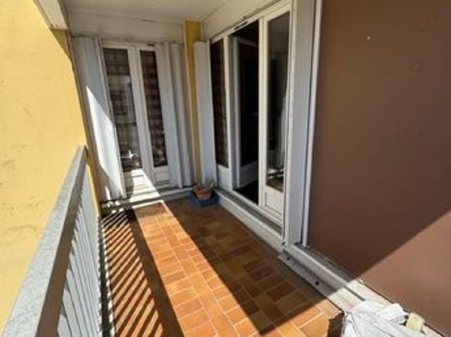 PRIX SACRIFIÉ – St ÉTIENNE Appartement traversant 100m² Balcon Ascenseur Garage 90000