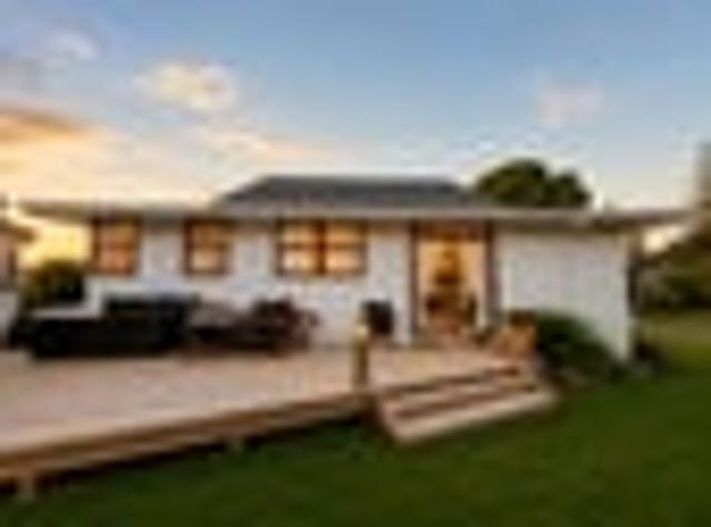 PRICE INCLUDES HOUSE + SHIFT* Tidy 2 Bedroom