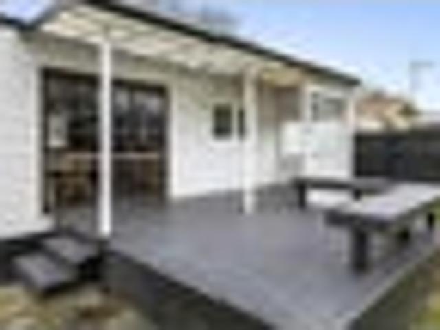 PRICE INCLUDES HOUSE + SHIFT* Tidy 3 Bedroom Home