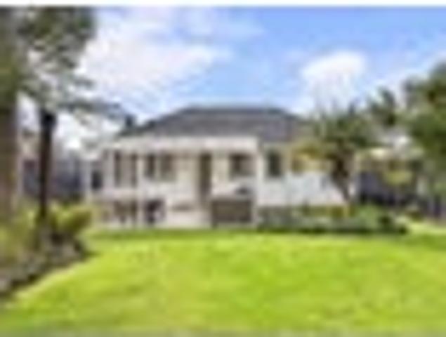 PRICE INCLUDES HOUSE + SHIFT* Immaculate Home
