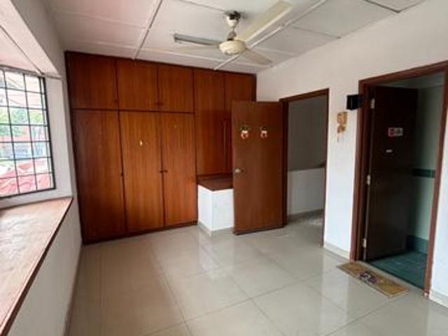 Price Negotiable Vacant House Sri Sinar Segambut Kuala Lumpur for Sale