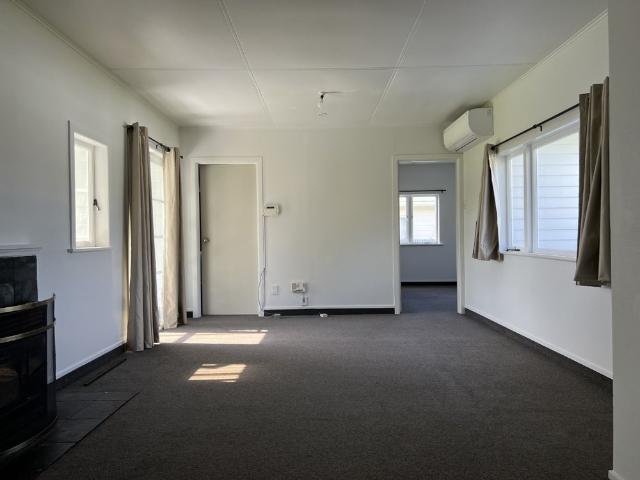 PRICE REDUCED Close to CBD, Okara Shopping Centre and Semenoff Stadium