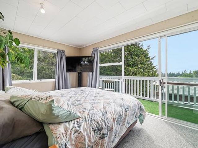 Priced to Sell in Popular Springfield!