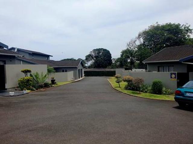priced to sell! spacious townhouse o.