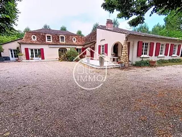 Prigonrieux 24130 Achat / Vente maison 13 pièces t13 au dernier étage piscine