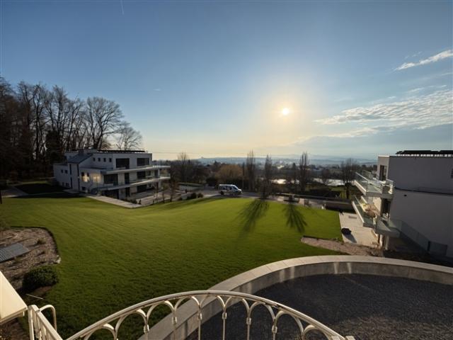 PRILLY – NEUE WOHNUNG 2,5 ZIMMER + DACHBODEN – SEEBLICK