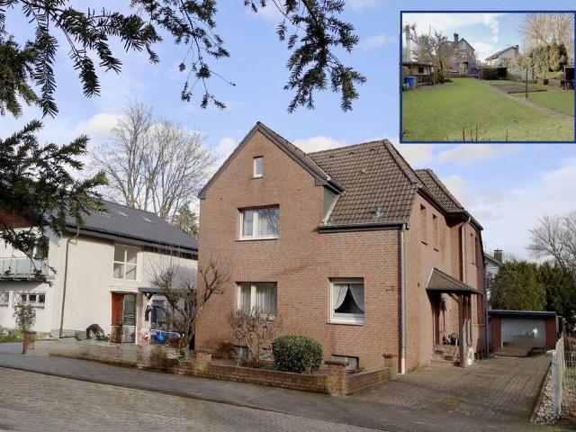 PRIMA WOHNEN MIT 2 GENERATIONEN IN LINTORF !