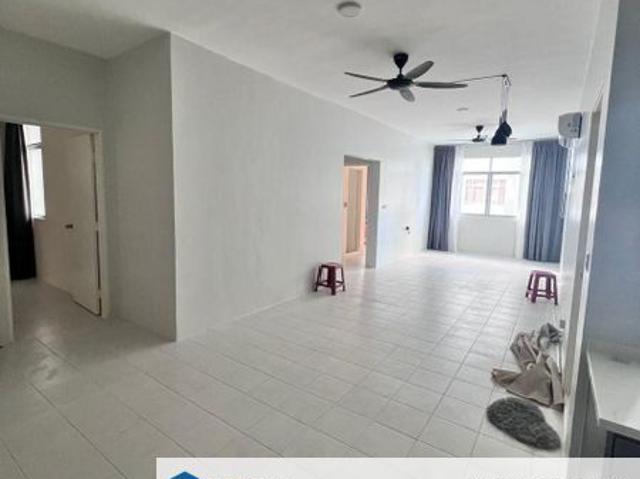Prima Bintawa Apartment For Rent! Located at Bintawa