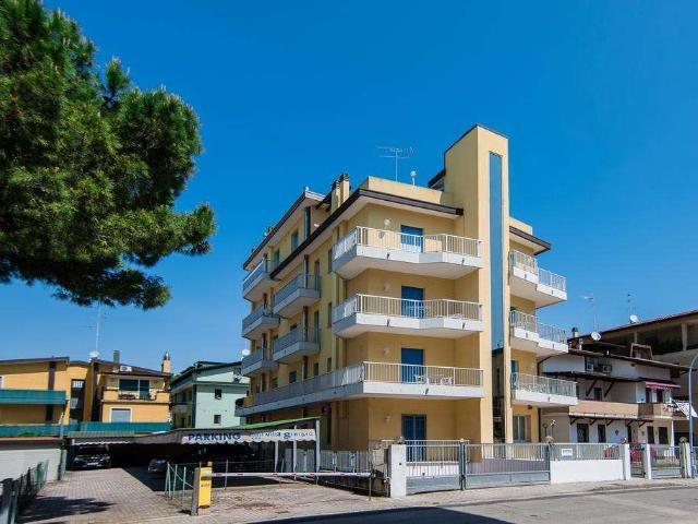 PRIMA DI SETTEMBRE BILOCALE P.ZZA TRIESTE 50M DALLA SPIAGGIA
