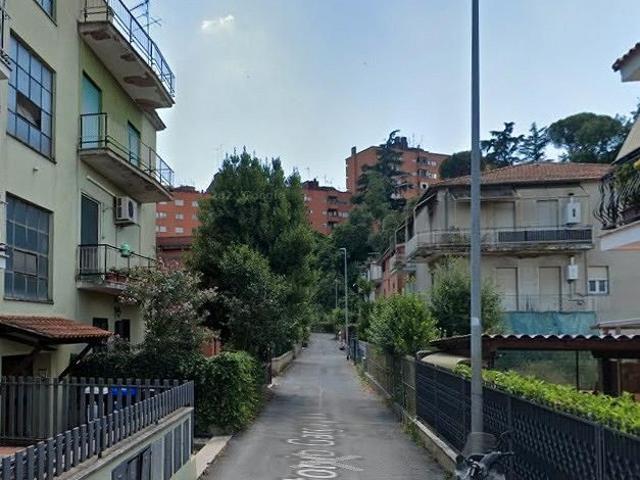 Prima porta grazioso bilocale arredato