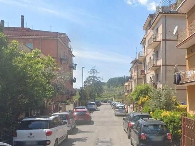 Prima porta soleggiato bilocale arredato