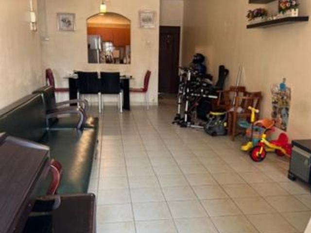 Prima Regency apt for rent