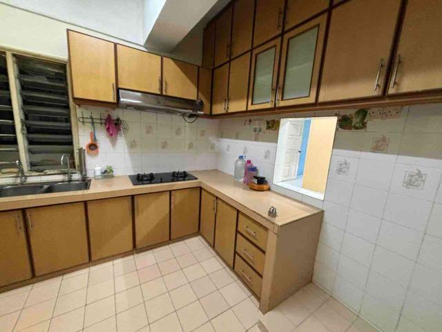 prima saujana, apartment