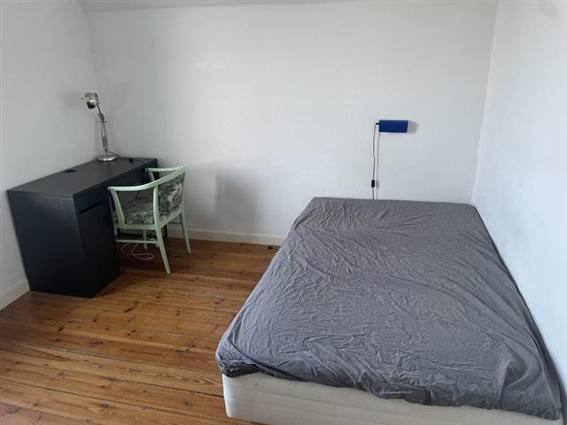 Primarily for students, with garden Valby, København