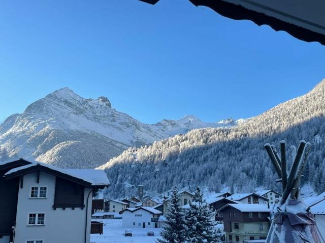 Primavera Saas Grund neue Attikawohnung. Wellness im Haus