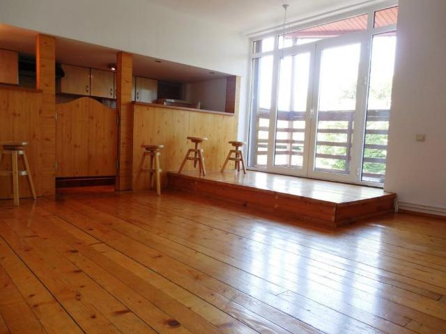 Primaverii, apartament 4 camere in vila, etaj2/p+2+m, singur pe etaj