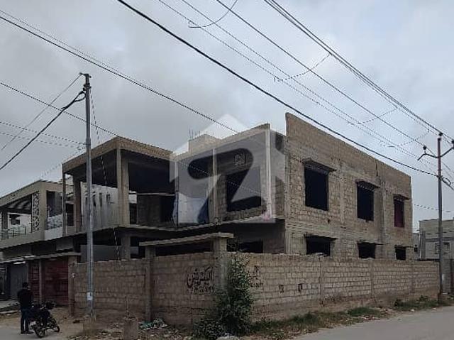 Prime 400 SQ YARD Corner Structure Best Investment Opportunity
