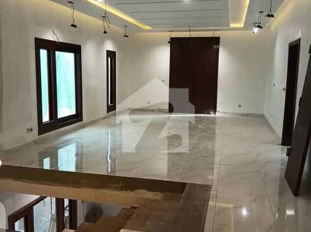 Prime 500 sq yd 5 bedroom bungalow for sale