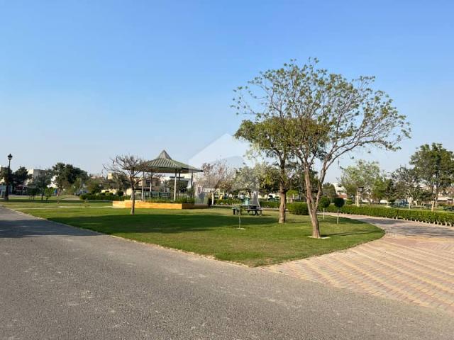 Prime 5 Marla Plot 60ft Road For Sale In Lake City Block M 8 | Next To Corner, Main Boulevard Location
