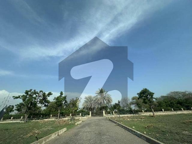Prime 600 SQ. yd plot for sale in gulshan e mehran block 1d east open, corner, park facing