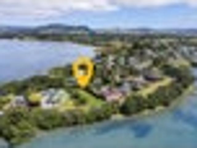 Prime 822 sqm Waterfront Section