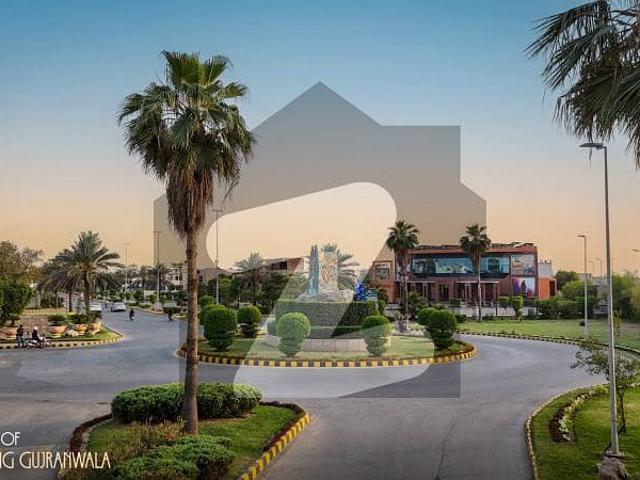 Prime 10 Marla Plot For Sale Facing DD Main Boulevard