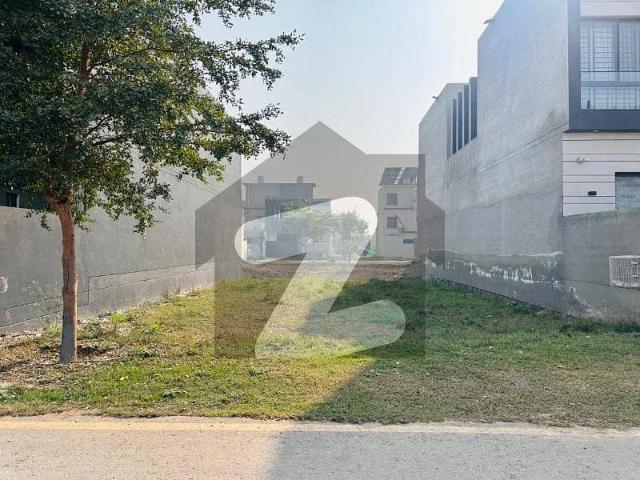 Prime 10 Marla Plot For Sale In Park View City, Lahore